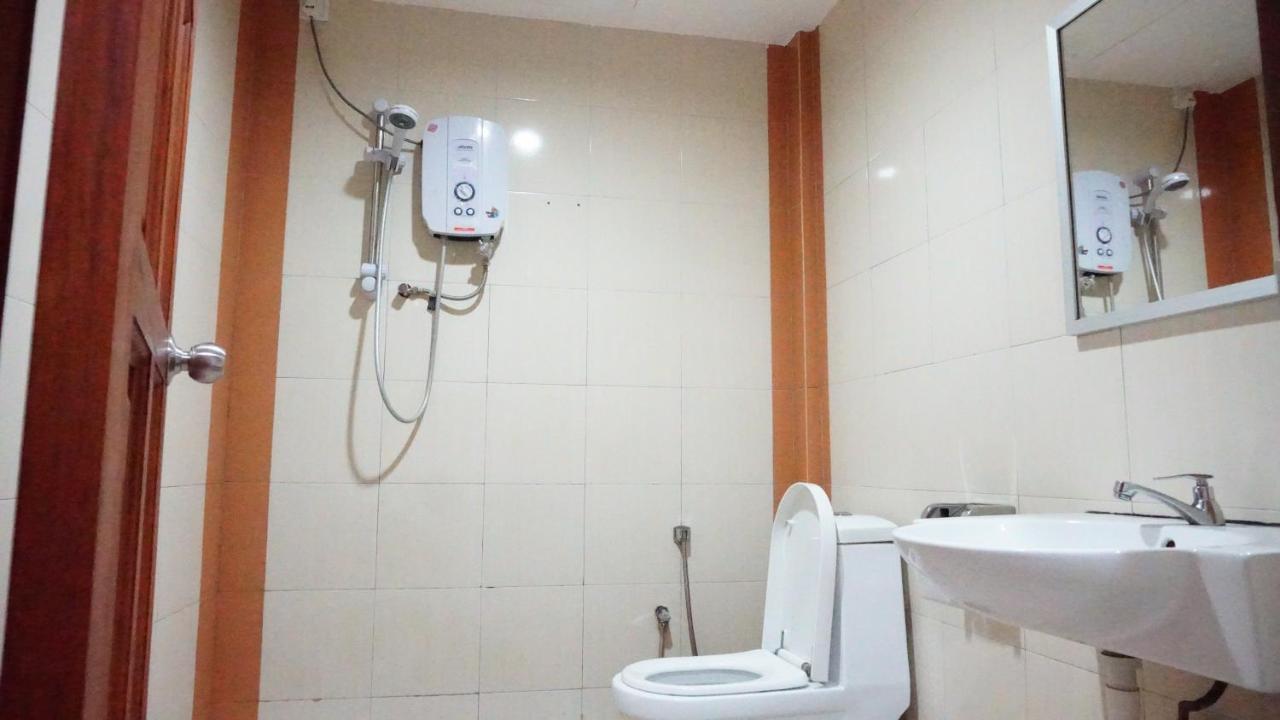 Baron Water Front Kuah Exterior foto